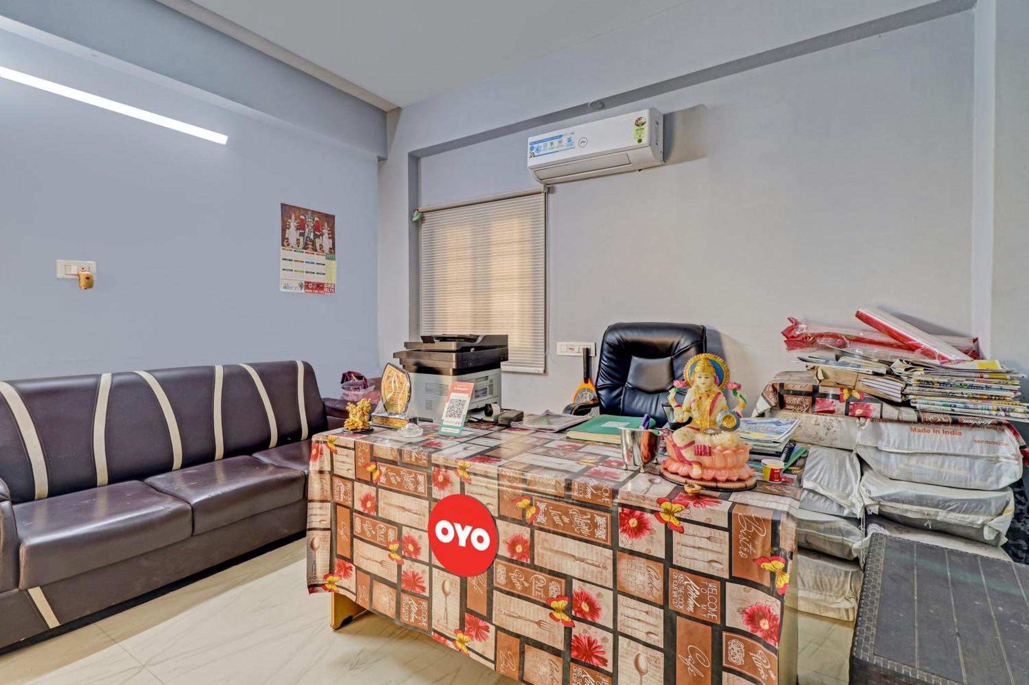 ホテル Oyo Vnr Convention Guntūr エクステリア 写真