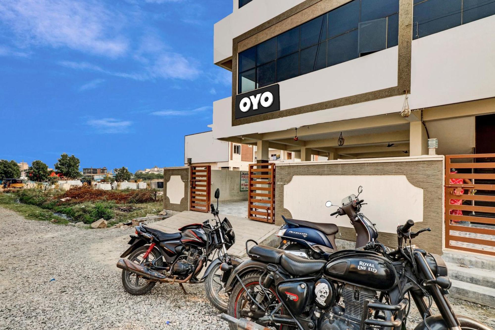 ホテル Oyo Vnr Convention Guntūr エクステリア 写真